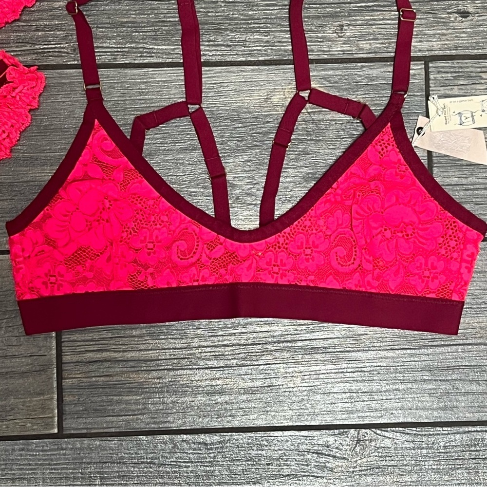 Free People We Are HAH Guard Her Bra Garter Belt Black Lace Small Bralette S XS - Picture 6 of 16